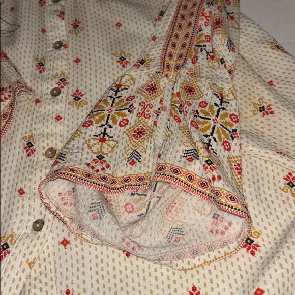 JUNIPER BRAND BEIGE RED MUSTARD YELLOW COLOR BLOUSE BEADED FACE DESIGN ON FRONT - Picture 13 of 16